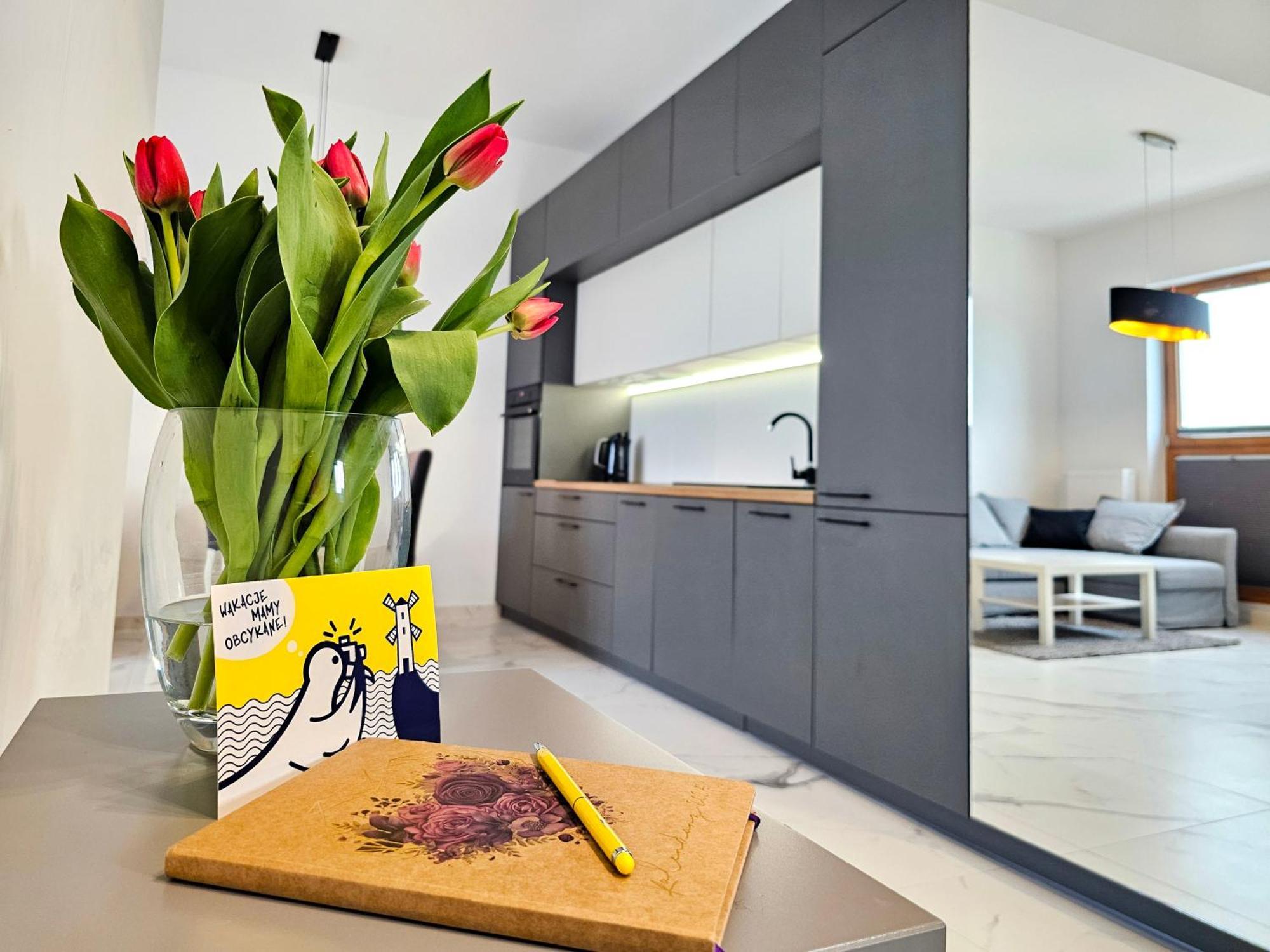 Апартаменты Visit Baltic - Platan Tower Grey Свиноуйсьце Экстерьер фото